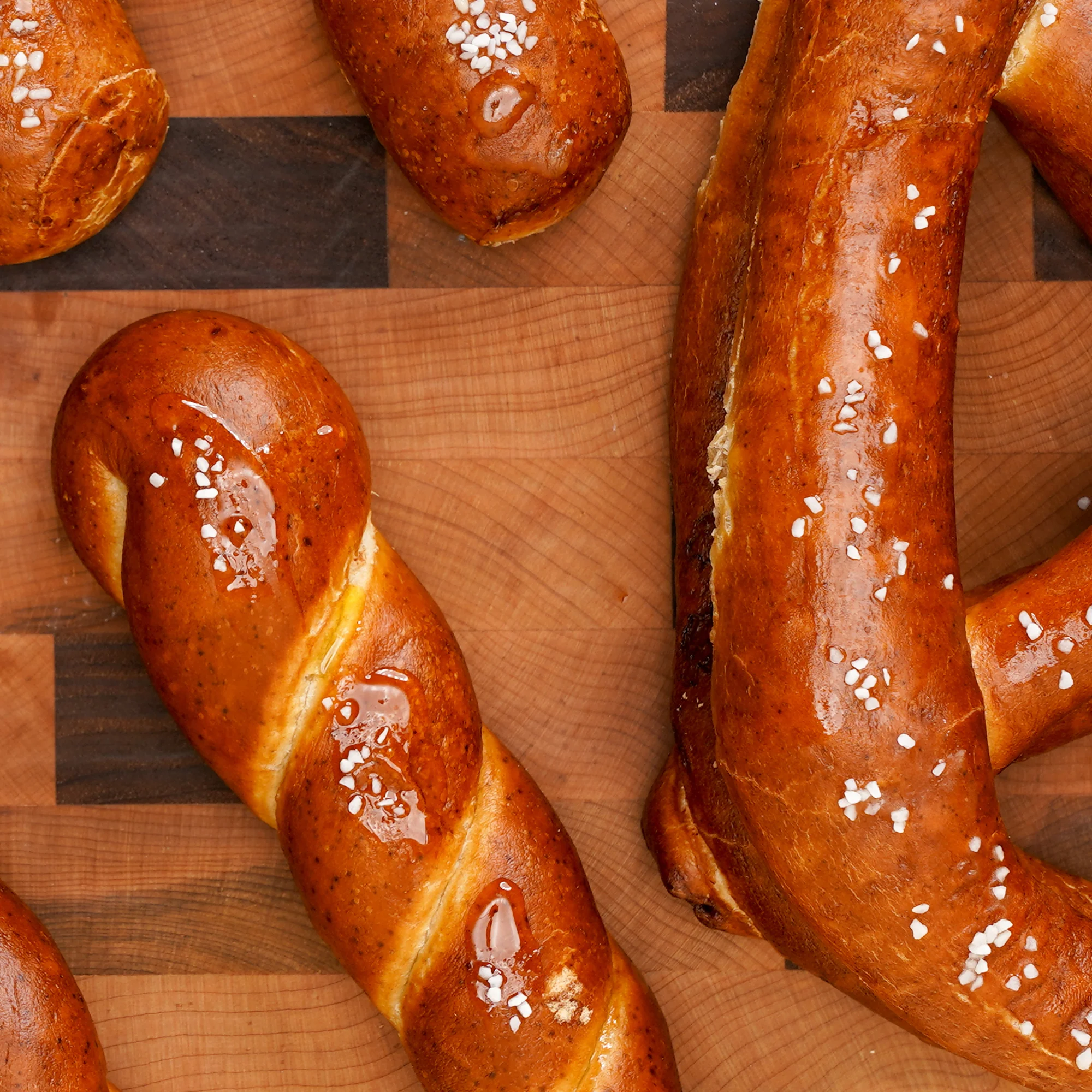 Twisted Party Soft Pretzel Box - Image 6